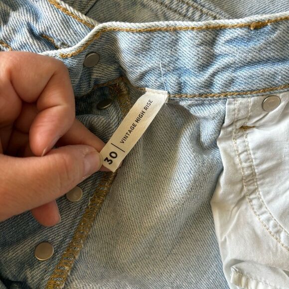 PacSun distressed button fly vintage high rise denim shorts size 30 100% cotton - Picture 3 of 9